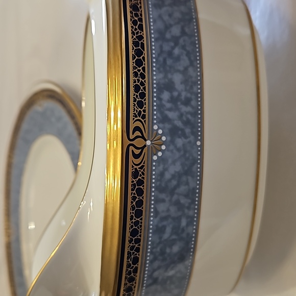 Noritake"Icon" pattern gravy boat with tray. - Picture 2 of 11